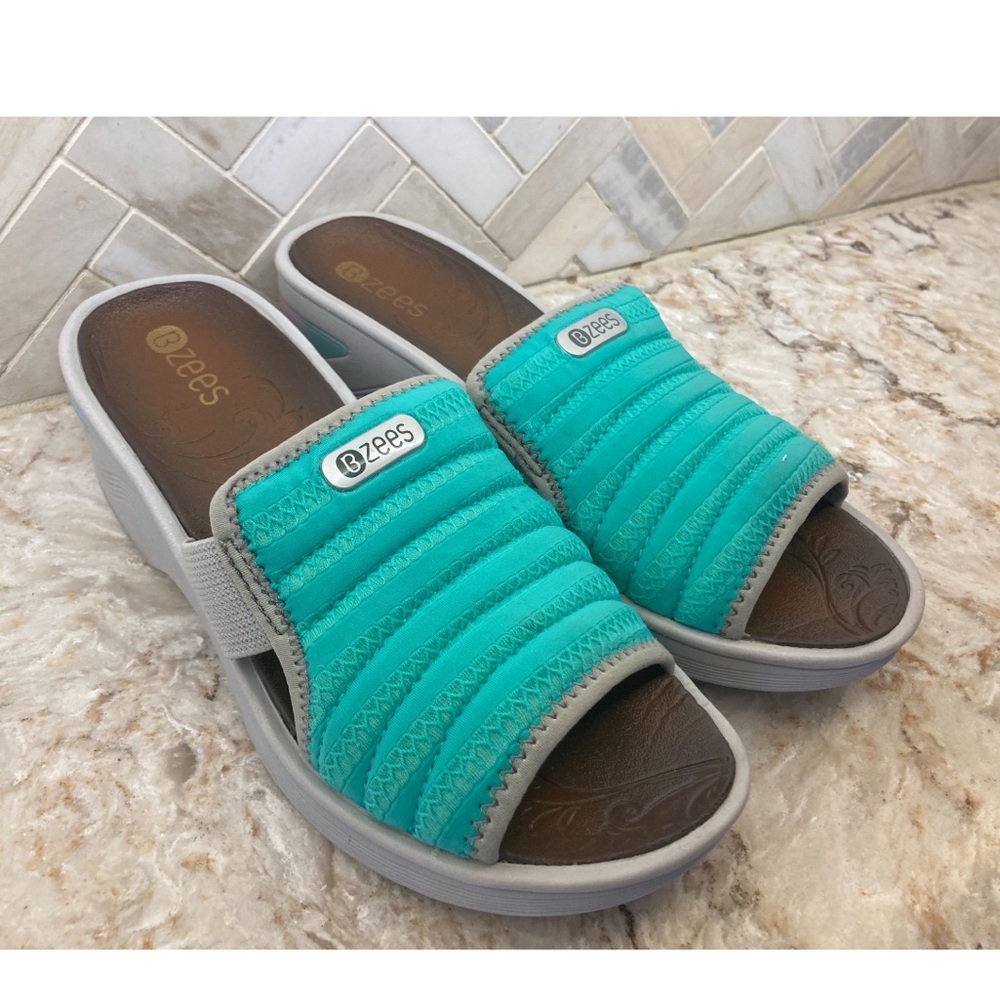 Bzees washable wedge sandal size 6
